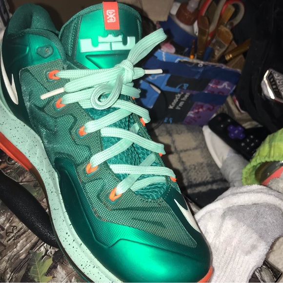 LEBRON 11 low size 9.5 great shape - Picture 4 of 8